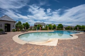A heated pool - Brand New Home! Pool, Games, relaxing space! (Hurricane)