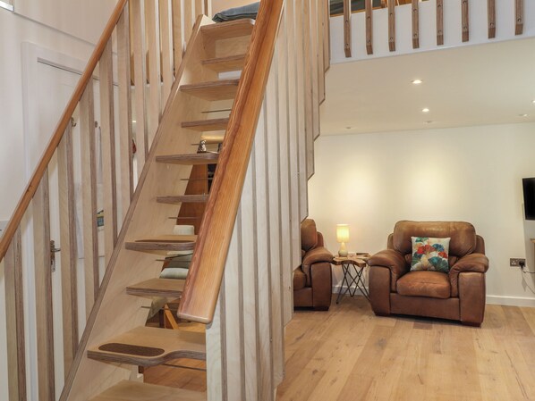 Living area - The Studio at Dan y Garn (Newport)