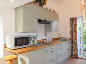 Fridge, electric kettle, toaster, cookware/dishes/utensils - The Studio at Dan y Garn (Newport)