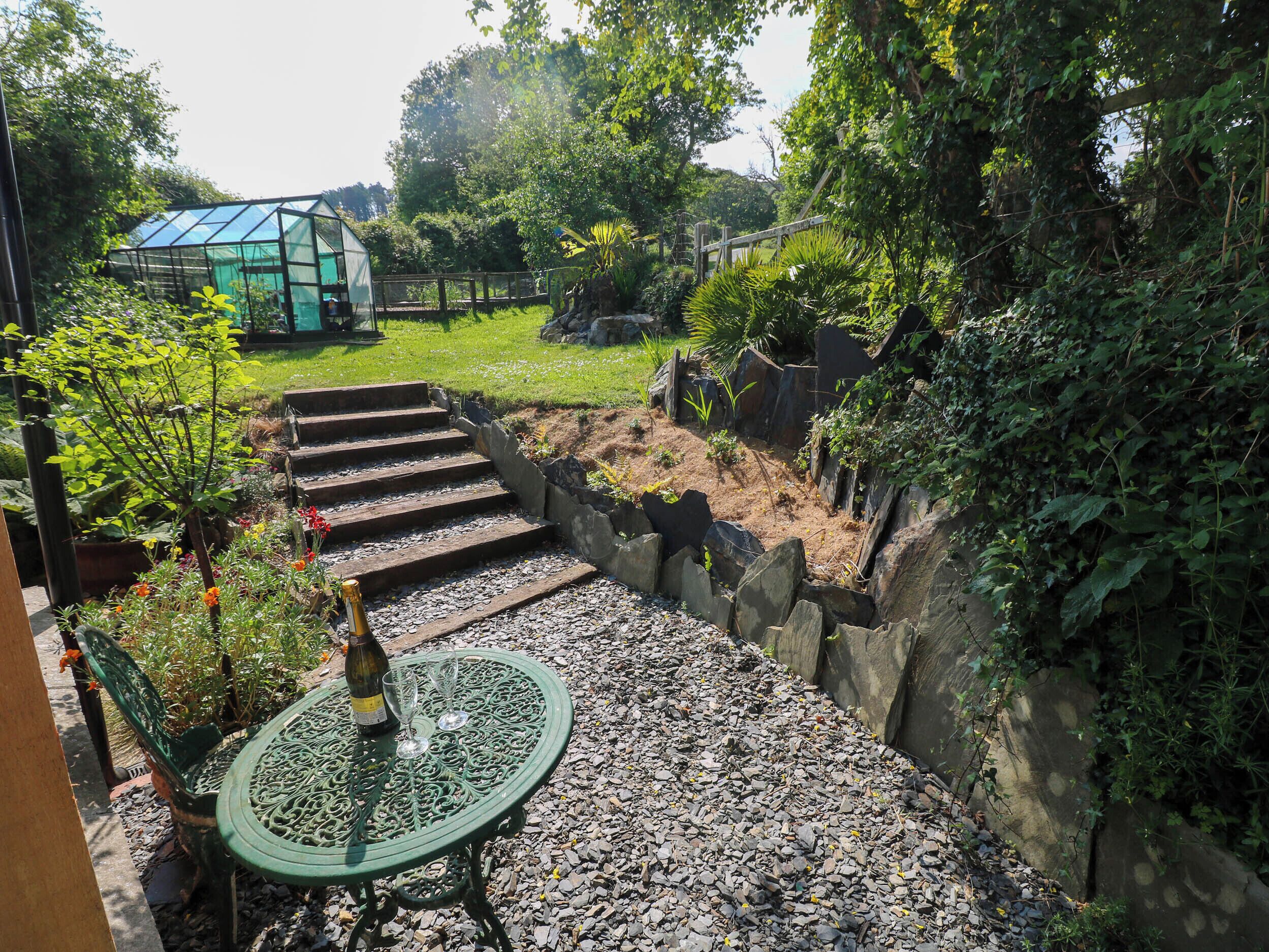 Cottage | Outdoor dining