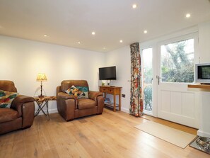 Cottage | Living area - The Studio at Dan y Garn (Newport)