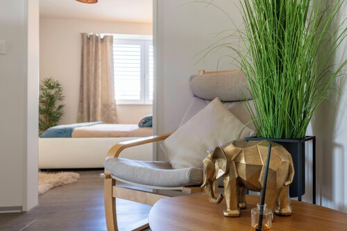 High Luxury Stay With Workplace