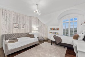 6 Schlafzimmer, Schreibtisch, kostenloses WLAN, Bettwäsche