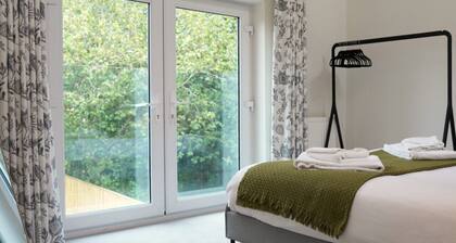 Oxford- Refurbished 4 bed -15 mins to centre