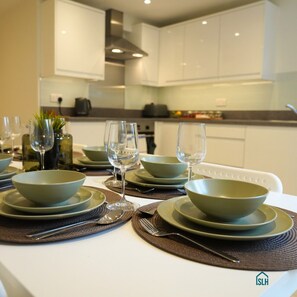 Dining - Oxford- Refurbished 4 bed -15 mins to centre (Oxfordshire)