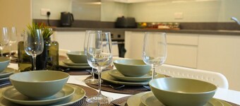 Oxford- Refurbished 4 bed -15 mins to centre