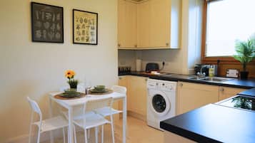 Fridge, microwave, oven, coffee/tea maker