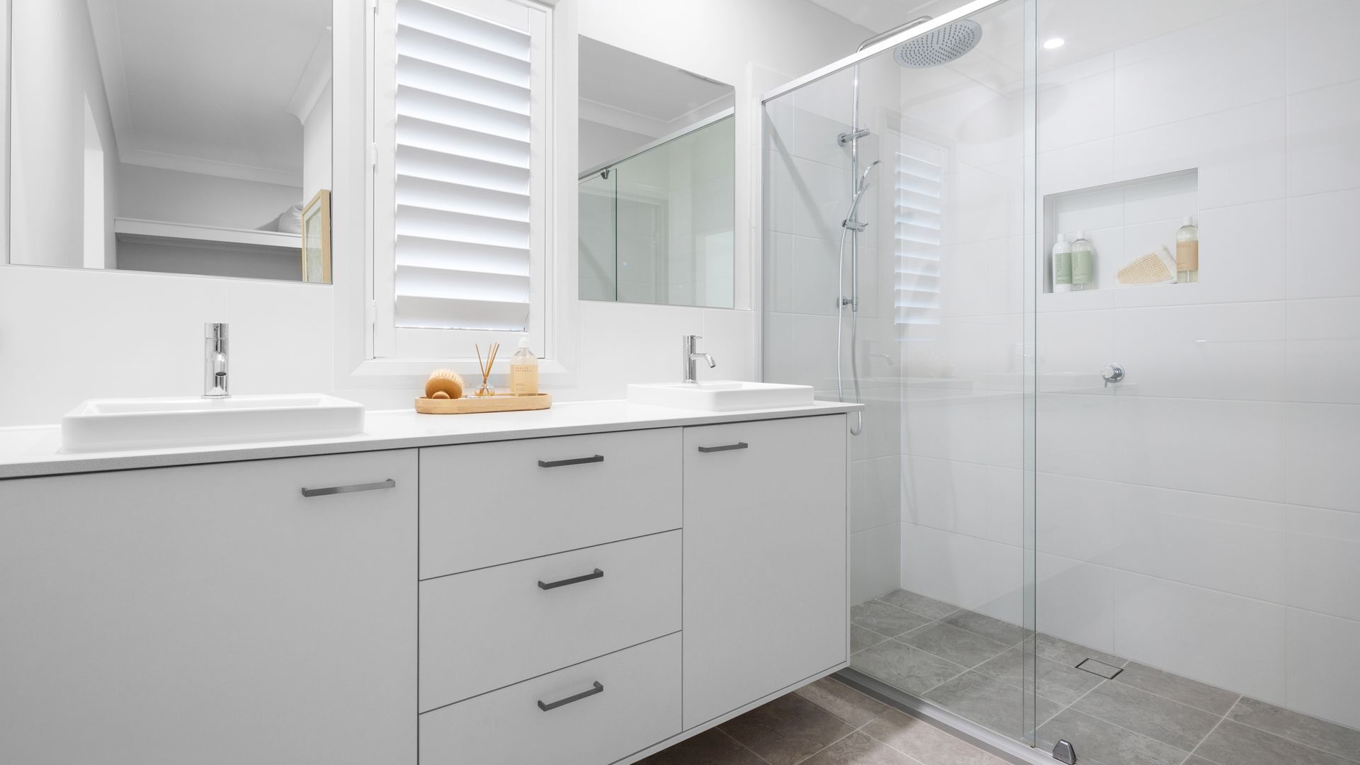 Bathtub, hair dryer, towels