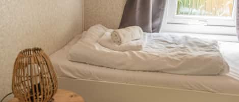 3 bedrooms, WiFi, bed sheets