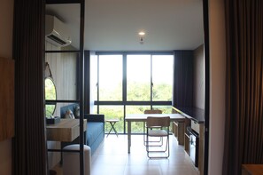 Quarto premium, 1 cama King | 1 quarto, cofres nos quartos, escrivaninha, cortinas blackout