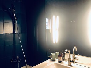Bathroom - Cozy Chalet With Amazing Mountain Views Ski-in, Ski-out, Trailheads (Dorfgastein)