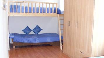Apartment, 3 Bedrooms, Smoking, Patio | 3 bedrooms