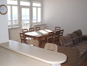 Apartment, 3 Schlafzimmer, Raucher, Terrasse | Speisen