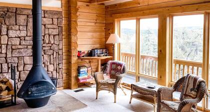 Dreamy Cabin in the Trees! BBQ & Stargazing Deck