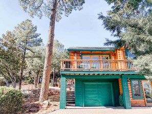 Exterior - Dreamy Cabin in the Trees! BBQ & Stargazing Deck (Pine)