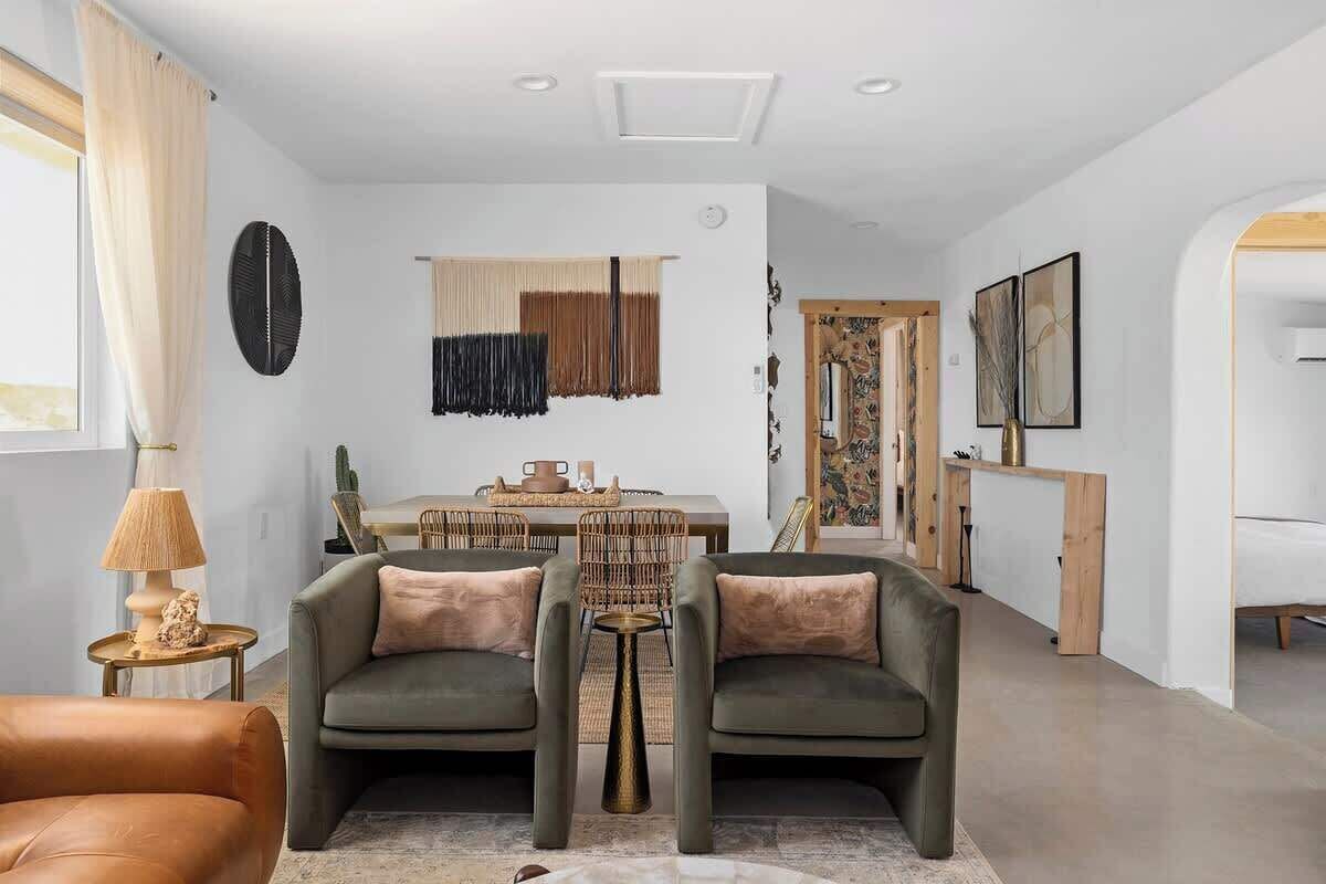 TV, fireplace, offices