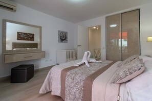 2 quartos, ferros/tábuas de passar roupa, Wi-Fi, roupa de cama