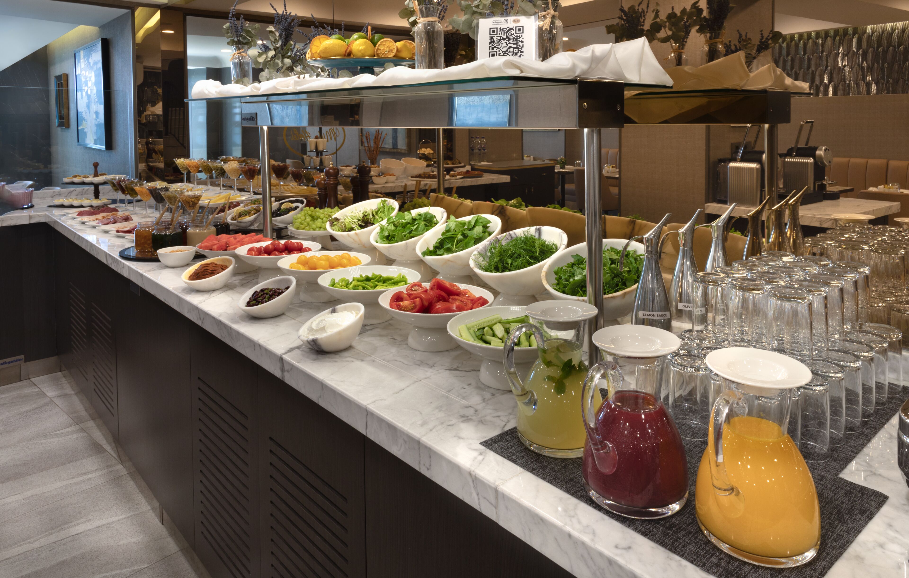 Desayuno buffet diario (EUR 35 por persona)