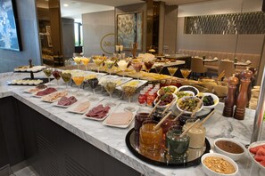 Daily buffet breakfast for a fee -  Me by Mula  (Istanbul)