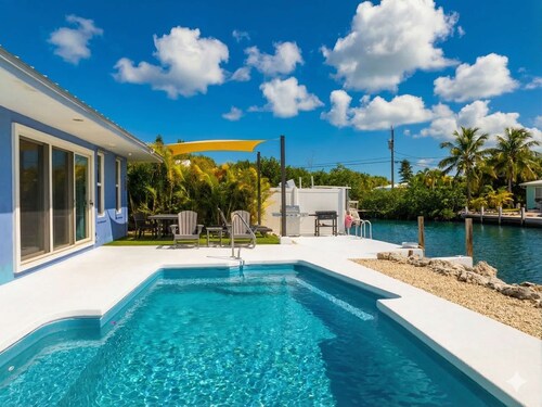 Waterfront | Pool, Dock, Bikes, Sombrero Beach