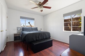 4 Schlafzimmer, Bügeleisen/Bügelbrett, Reisekinderbett, WLAN