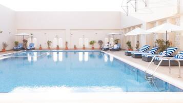 10 indoor pools