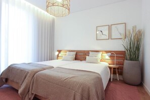 7 bedrooms, travel crib, free WiFi, bed sheets - Quinta de São Pedro - Private viewpoint overlooking the Douro (Barrô RSD)
