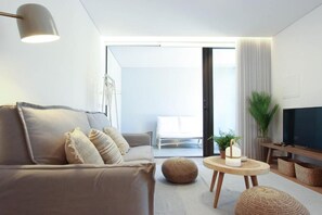 Smart TV, fireplace - Quinta de São Pedro - Private viewpoint overlooking the Douro (Barrô RSD)