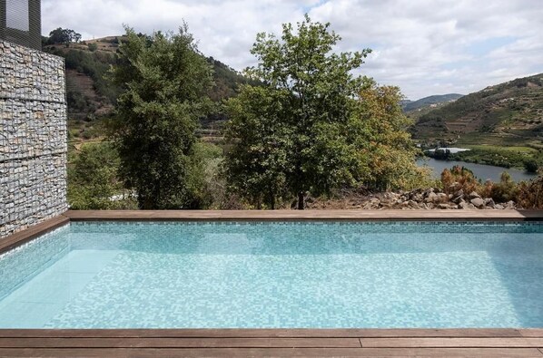 Piscine extérieure, piscine chauffée