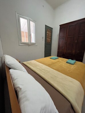 1 bedroom, iron/ironing board, WiFi, bed sheets