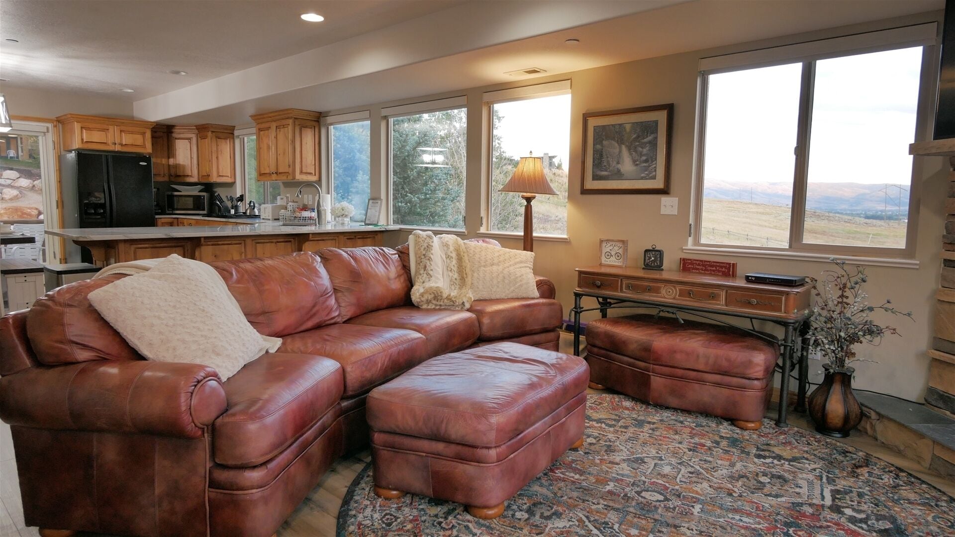 Garden of Eden- Lg Kitchen- 2 Master Suites w Views