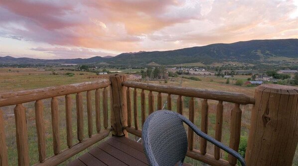 Property grounds - Stunning Panoramic Views of Mtns & Lake (Eden)