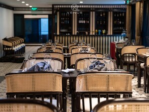 Bar (in der Unterkunft)