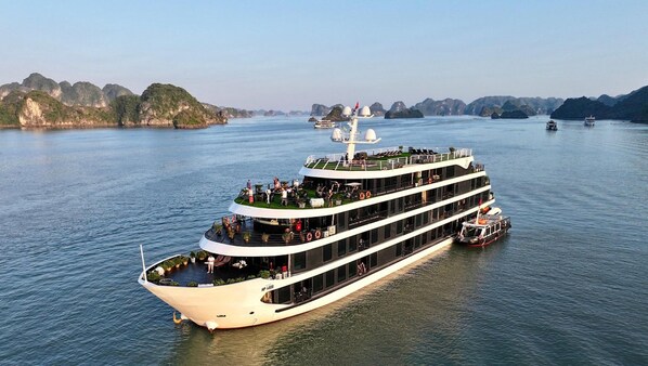 Exterior - Venus Cruises Halong Bay by Venus Group  (Ha Long)