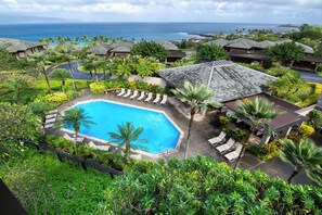 Pool - Contemporary cool with endless Ocean views (Lahaina)