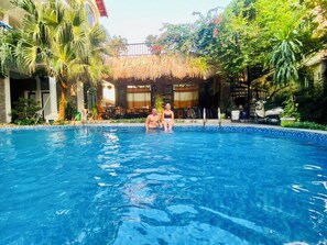 Pool - Tam Coc Full House Homestay nơi nghỉ dưỡng tuyệt vời, với phòng nghỉ view bể bơi (Ninh Binh)