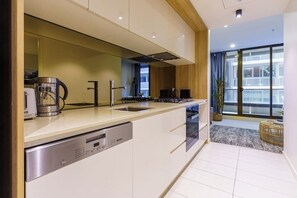 Fridge, microwave, oven, stovetop
