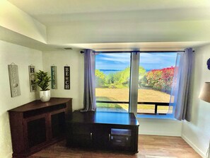 Interior - Puget Sound Suite - Sunset, Lighthouse & Peaks (Tacoma)
