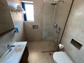 Deluxe Double Room | Bathroom | Shower, rainfall showerhead, free toiletries, hair dryer - KYTHERA BEACH APARTMENTS (Kithira)