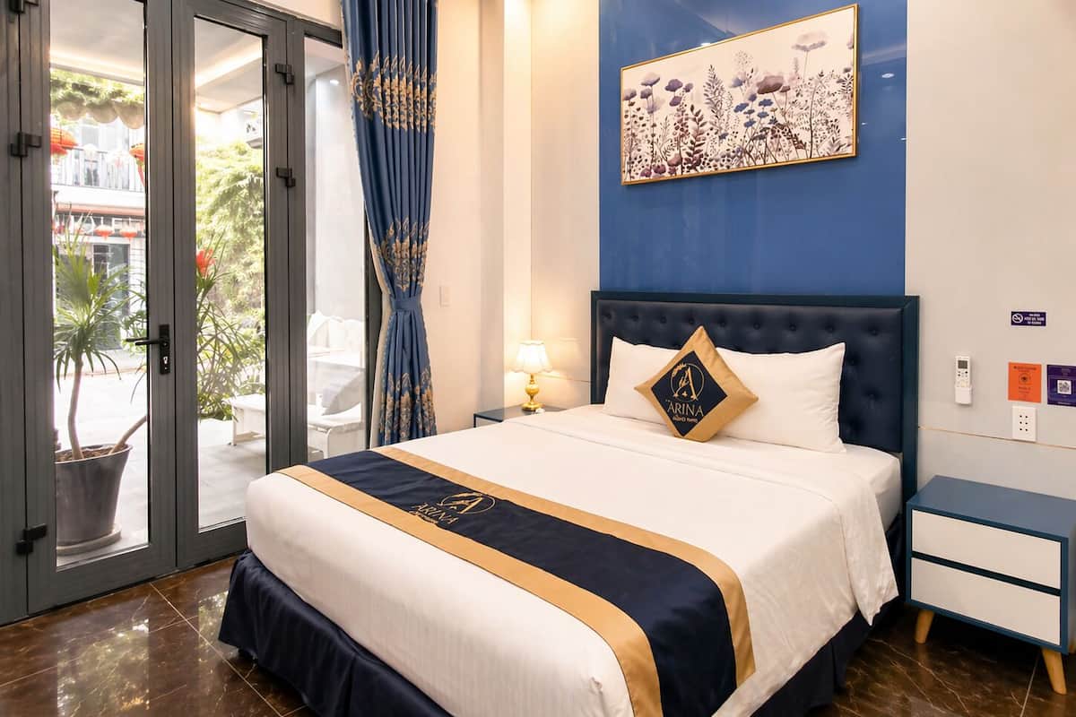 Superior Room, 1 Queen Bed | View from room