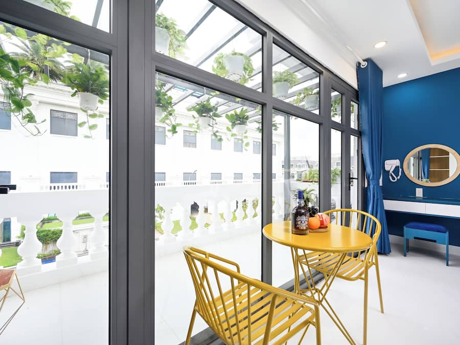 Junior-Doppelzimmer, 1 Queen-Bett, Balkon, Stadtblick | Allergikerbettwaren, Minibar (mit einigen kostenlosen Artikeln)