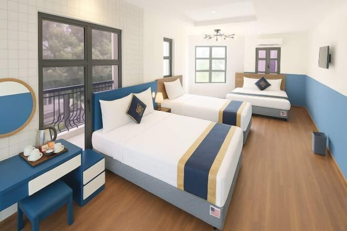 Hypo-allergenic bedding, free minibar items, individually decorated