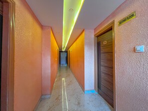 Interior detail - Hotel Grand Palace (Bengaluru)