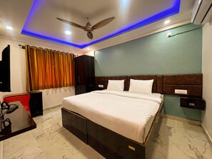 Deluxe Room | 1 bedroom, free WiFi - Hotel Grand Palace (Bengaluru)