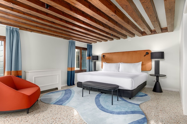 Căn hộ Tiêu chuẩn (Faggio) | Bộ đồ giường cao cấp, chăn bông, nệm cao su hoạt tính (memory foam)