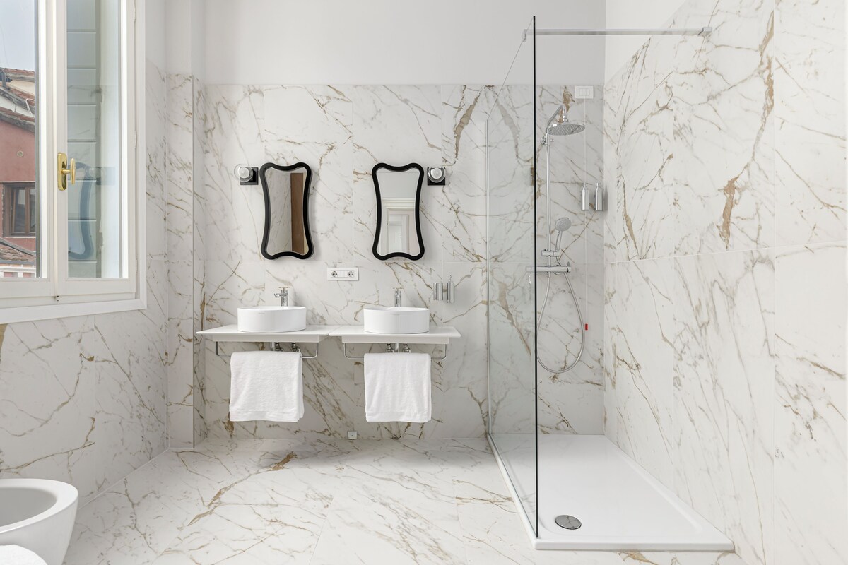 Baño | Ducha, artículos de higiene personal de diseño y secador de pelo