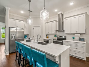 Fridge, microwave, oven, stovetop - Timber and Tides (Crawfordville)