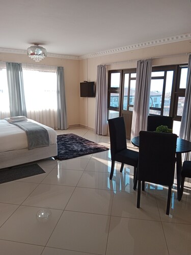 DINEOS'S LODGE AND SPA