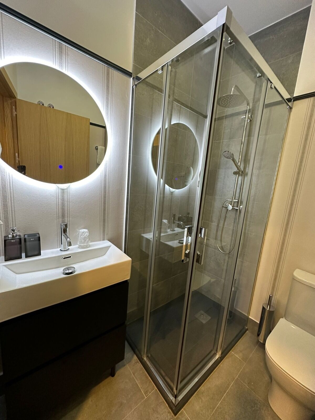 Standard Room, 1 Double Bed | Bathroom | Shower, rainfall showerhead, towels, soap