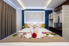 Superior Room | In-room safe, desk, free WiFi, bed sheets